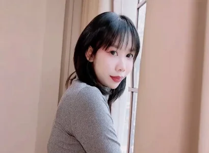 Em gái xinh lồn múp thuê trọ rồi chịch với chủ nhà
