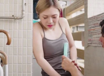 Hai anh em giúp em dâu mang thai
