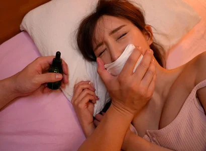 Người đàn ông sử dụng thuốc mê để cô em họ xinh đẹp lơ mơ rồi quan hệ